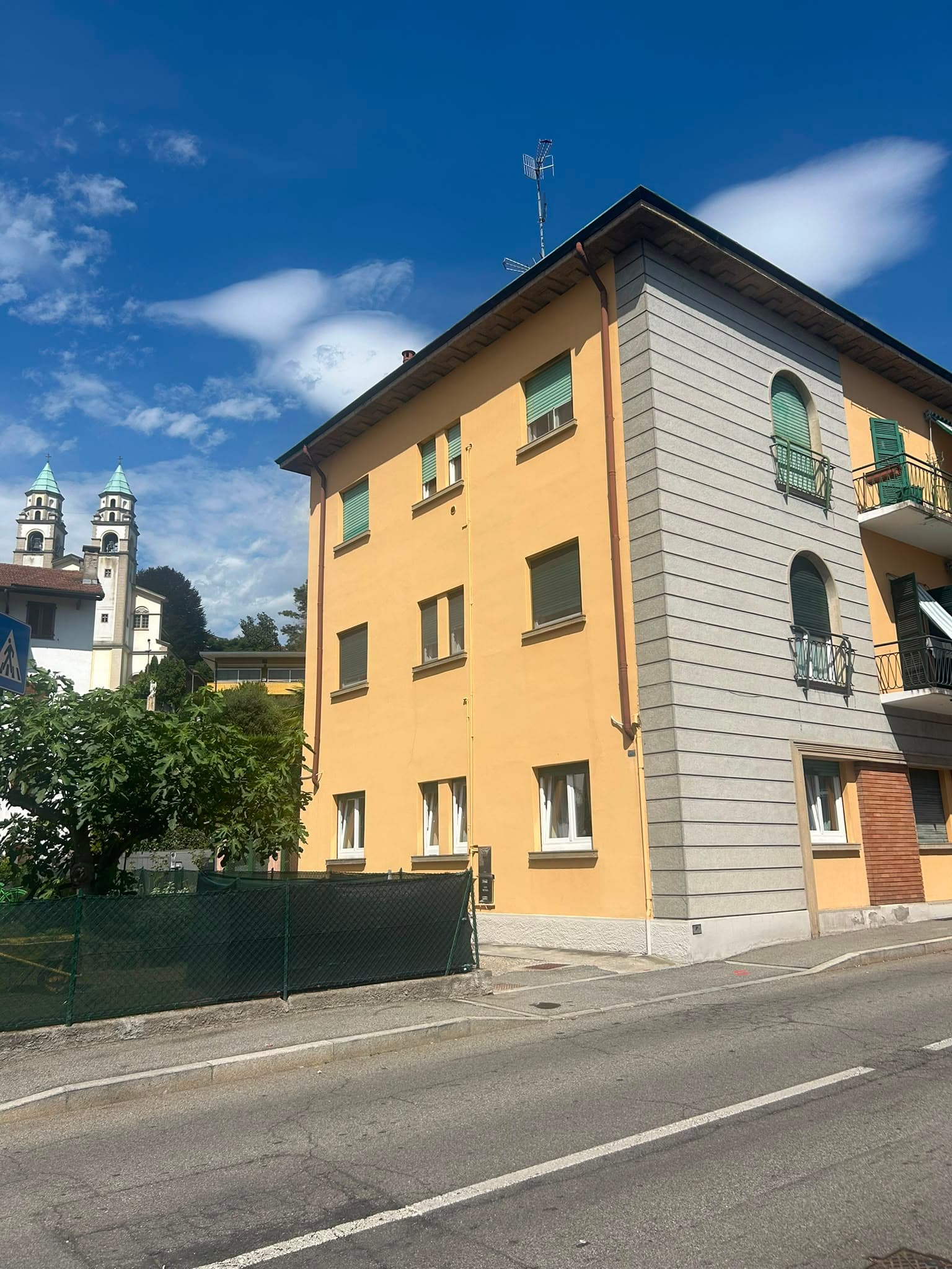 The exterior of the building housing Mari's Home in Luino
